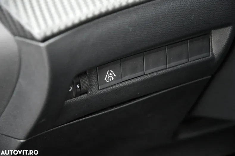 Peugeot 2008 din 2022 cu 168.518 km - oferta PEU138822 - foto 39