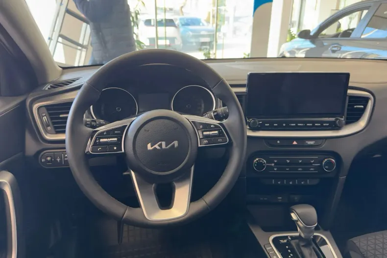 Kia Ceed din 2024 cu 1 km - oferta KIA138840 - foto 3