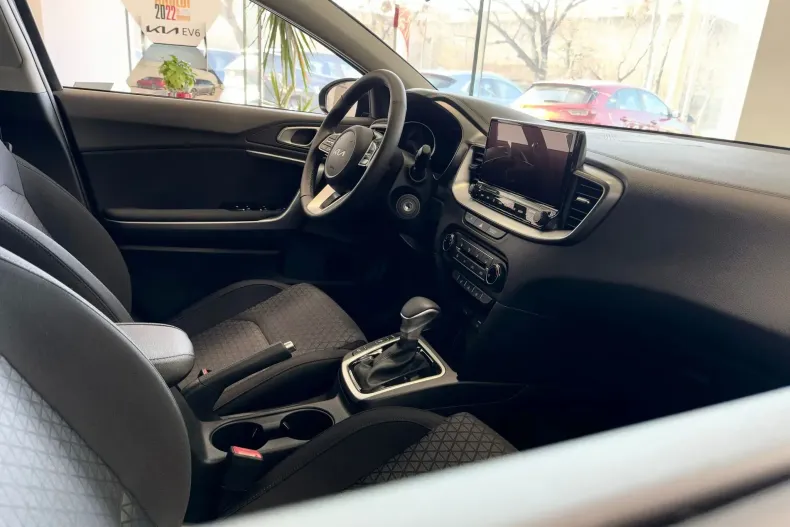 Kia Ceed din 2024 cu 1 km - oferta KIA138840 - foto 4