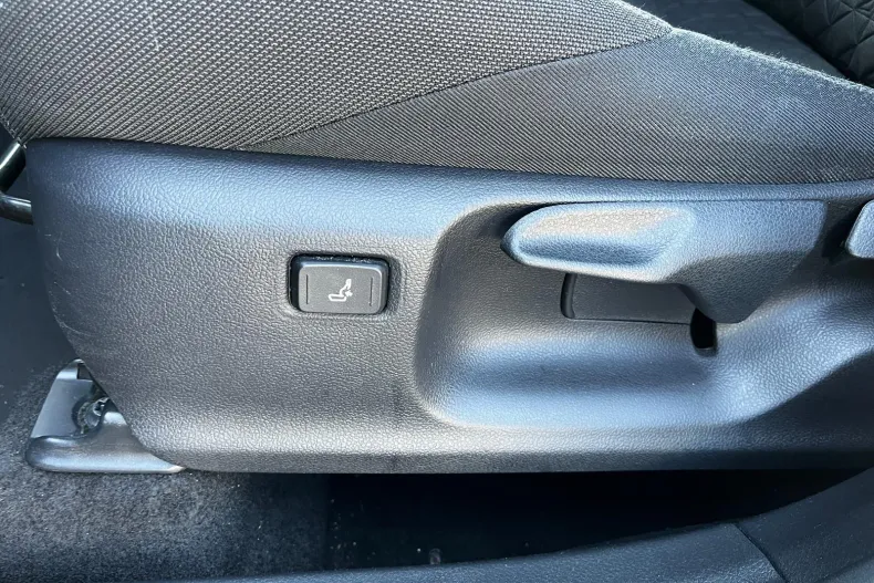 Toyota C-HR din 2020 cu 89.000 km - oferta TOY138864 - foto 24