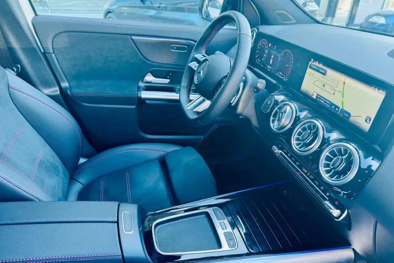 Mercedes-Benz GLA din 2024 cu 3.000 km - oferta MER138884 - foto 17