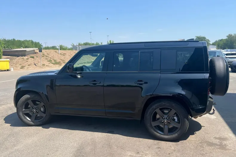 Land Rover Defender din 2024 cu 8.000 km - oferta LAN138893 - foto 6