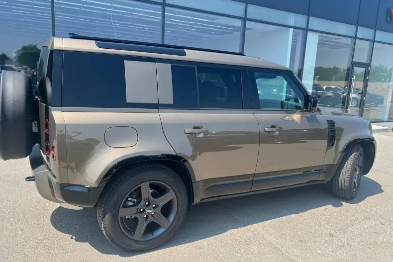 Land Rover Defender din 2024 cu 7.000 km - oferta LAN138894 - foto 7