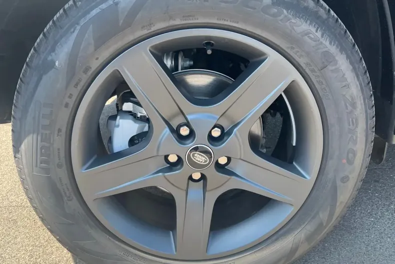 Land Rover Defender din 2024 cu 7.000 km - oferta LAN138894 - foto 8