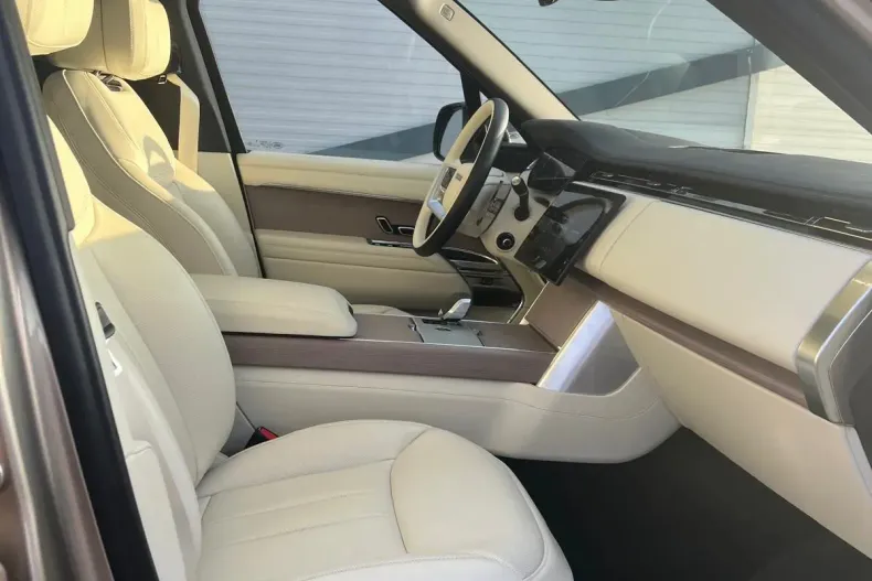 Land Rover Range Rover din 2023 cu 20.000 km - oferta LAN138896 - foto 4