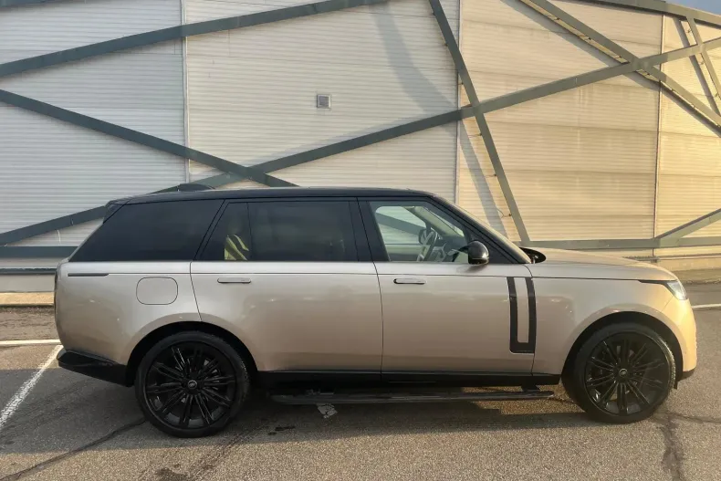 Land Rover Range Rover din 2023 cu 20.000 km - oferta LAN138896 - foto 7