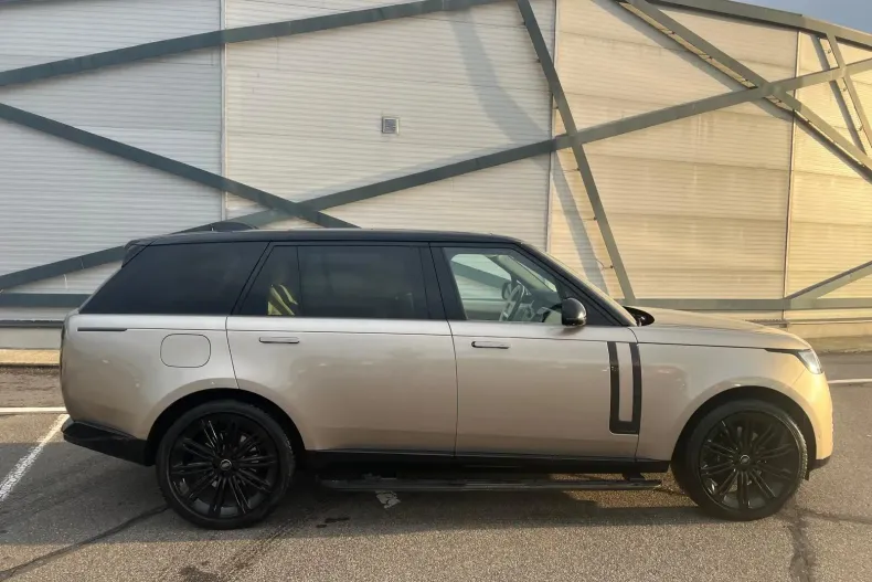 Land Rover Range Rover din 2023 cu 20.000 km - oferta LAN138896 - foto 11
