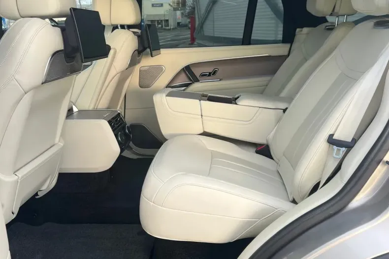 Land Rover Range Rover din 2023 cu 20.000 km - oferta LAN138896 - foto 13