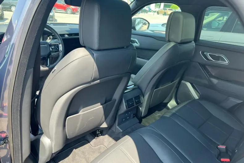 Land Rover Range Rover Velar din 2023 cu 18.000 km - oferta LAN138902 - foto 6