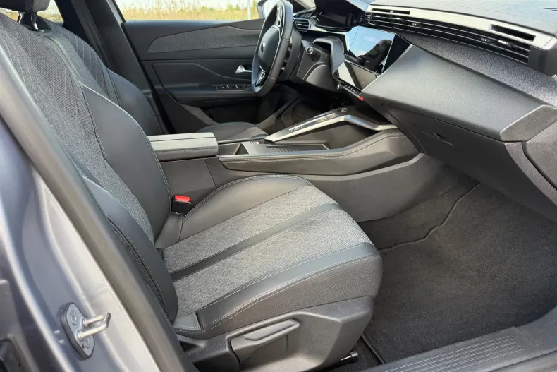 Peugeot 408 din 2023 cu 41.300 km - oferta PEU138910 - foto 6