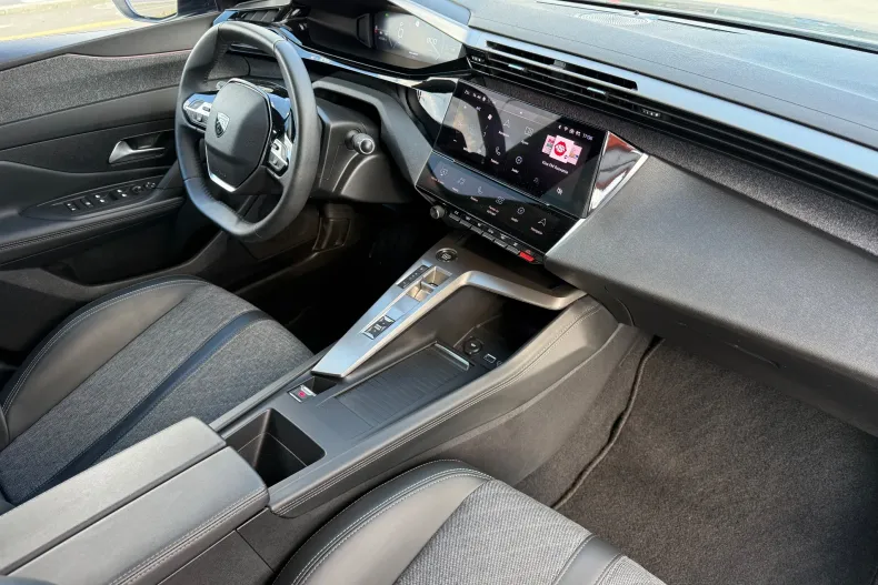 Peugeot 408 din 2023 cu 41.300 km - oferta PEU138910 - foto 19