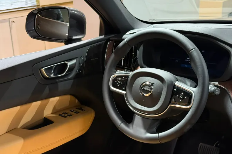 Volvo XC60 din 2025 cu 1 km - oferta VOL138922 - foto 8