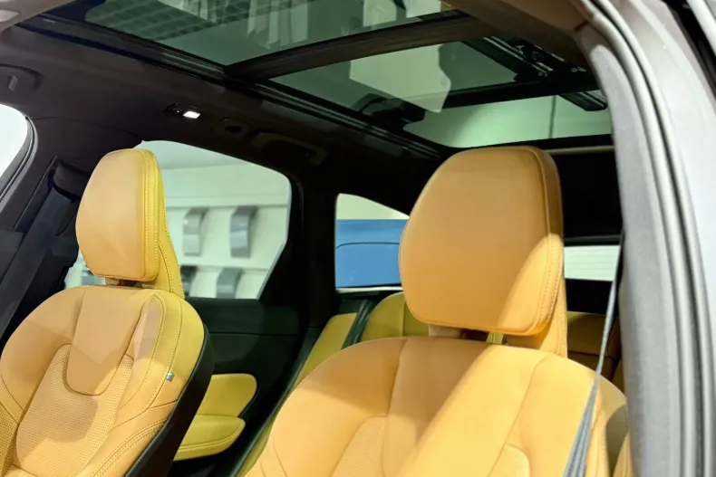 Volvo XC60 din 2025 cu 1 km - oferta VOL138922 - foto 11