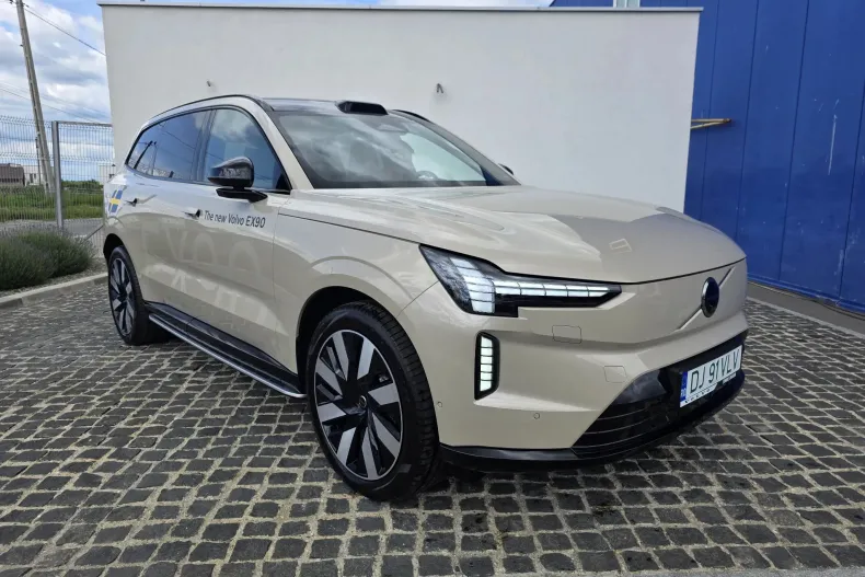 Volvo EX90 din 2024 cu 760 km - oferta VOL138923 - foto 2
