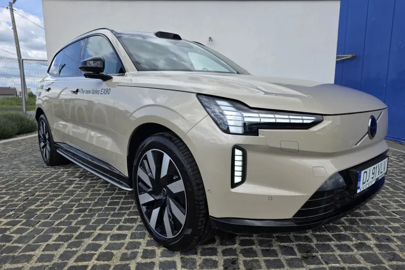 Volvo EX90 din 2024 cu 760 km - oferta VOL138923 - foto 3