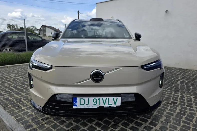 Volvo EX90 din 2024 cu 760 km - oferta VOL138923 - foto 4