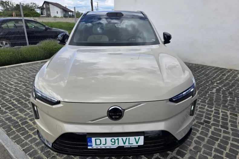 Volvo EX90 din 2024 cu 760 km - oferta VOL138923 - foto 6