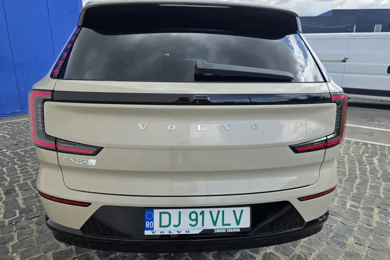 Volvo EX90 din 2024 cu 760 km - oferta VOL138923 - foto 11