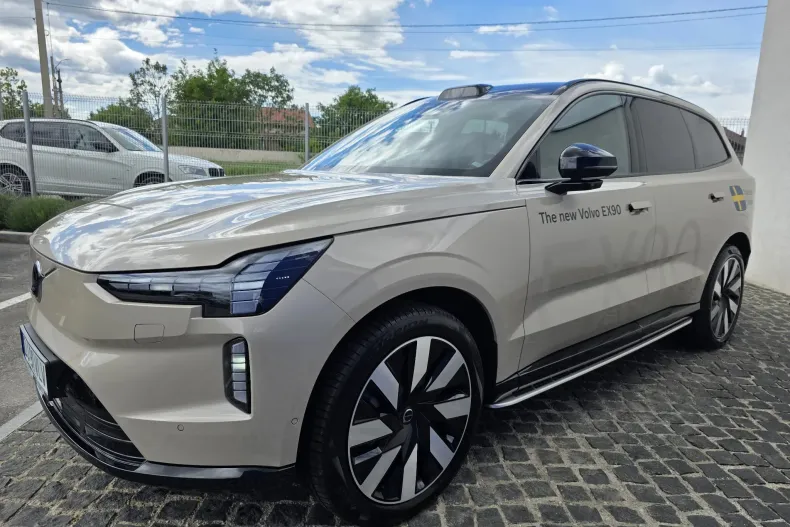 Volvo EX90 din 2024 cu 760 km - oferta VOL138923 - foto 17