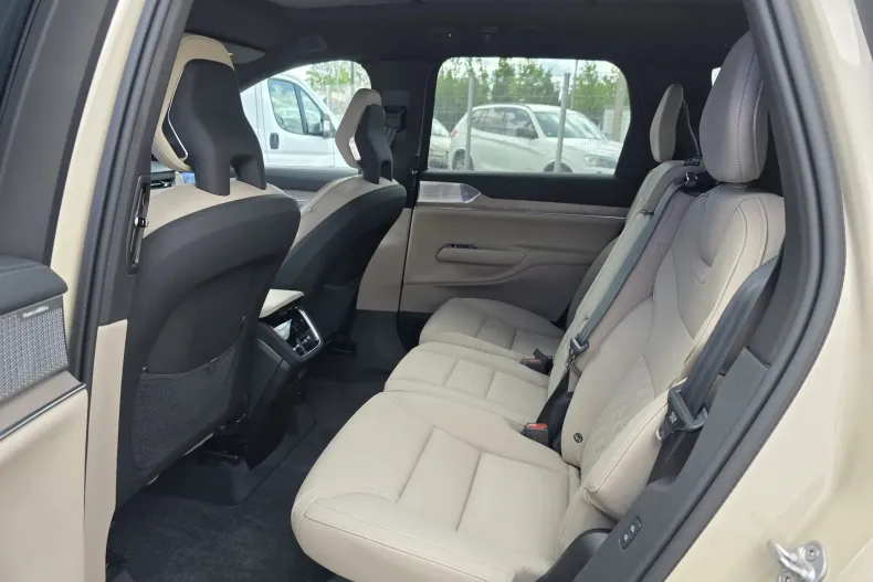 Volvo EX90 din 2024 cu 760 km - oferta VOL138923 - foto 25