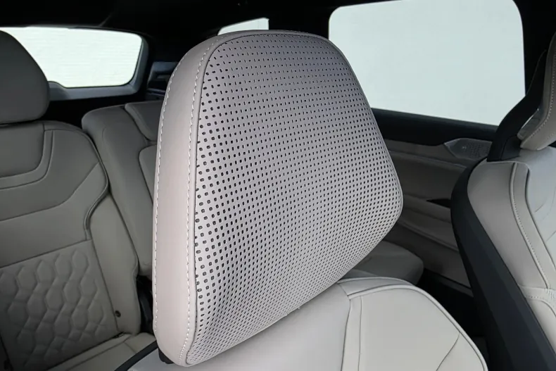 Volvo EX90 din 2024 cu 760 km - oferta VOL138923 - foto 31