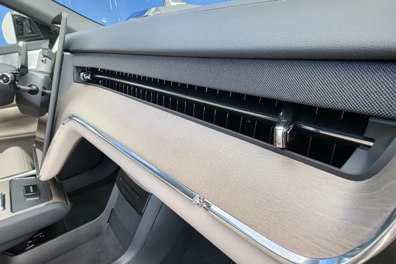 Volvo EX90 din 2024 cu 760 km - oferta VOL138923 - foto 34