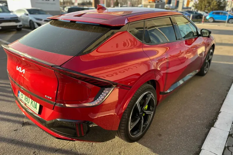 Kia EV6 GT din 2023 cu 8.000 km - oferta KIA138936 - foto 5