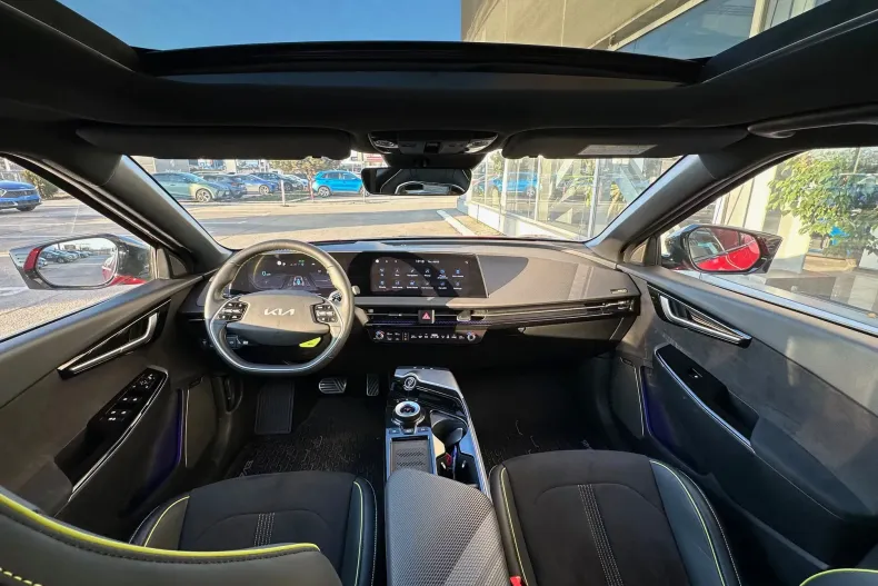 Kia EV6 GT din 2023 cu 8.000 km - oferta KIA138936 - foto 10