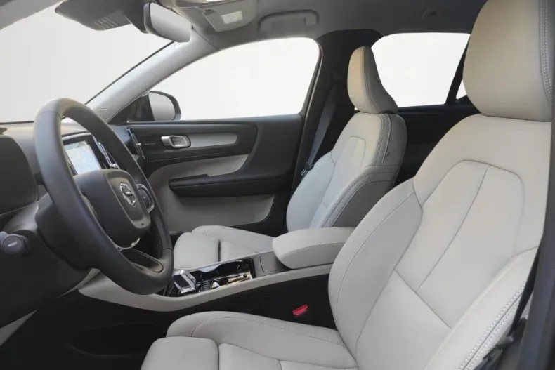 Volvo XC40 din 2025 cu 100 km - oferta VOL138939 - foto 9