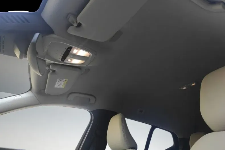 Volvo XC40 din 2025 cu 100 km - oferta VOL138939 - foto 18