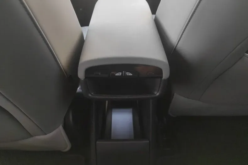 Volvo EX30 din 2025 cu 1.000 km - oferta VOL138940 - foto 13