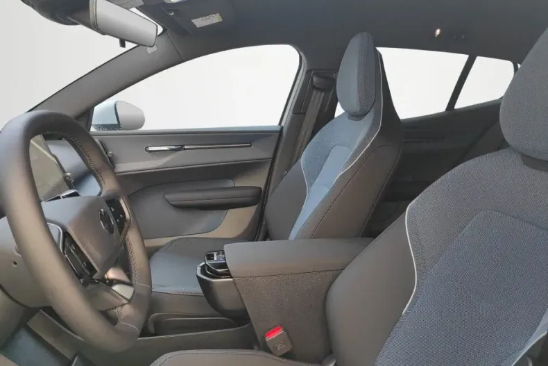 Volvo EX30 din 2025 cu 1 km - oferta VOL138941 - foto 9