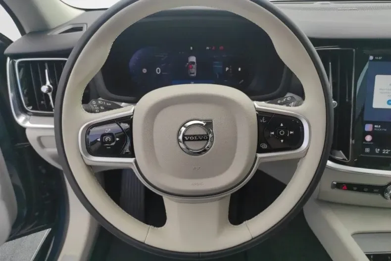 Volvo V60 din 2025 cu 1 km - oferta VOL138942 - foto 10