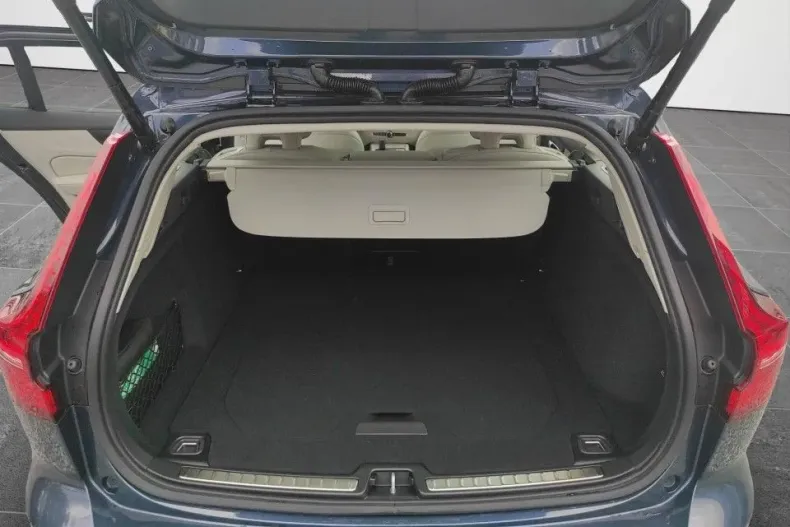 Volvo V60 din 2025 cu 1 km - oferta VOL138942 - foto 17