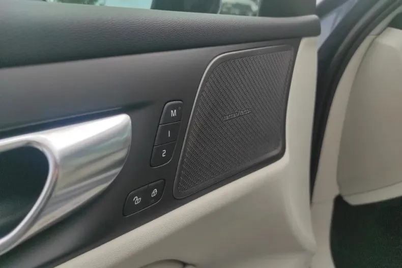 Volvo V60 din 2025 cu 1 km - oferta VOL138942 - foto 21