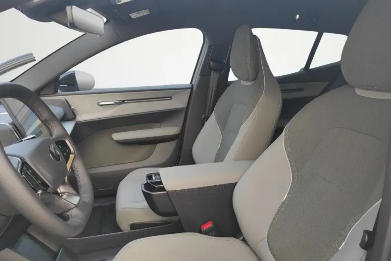 Volvo EX30 din 2025 cu 1 km - oferta VOL138943 - foto 9