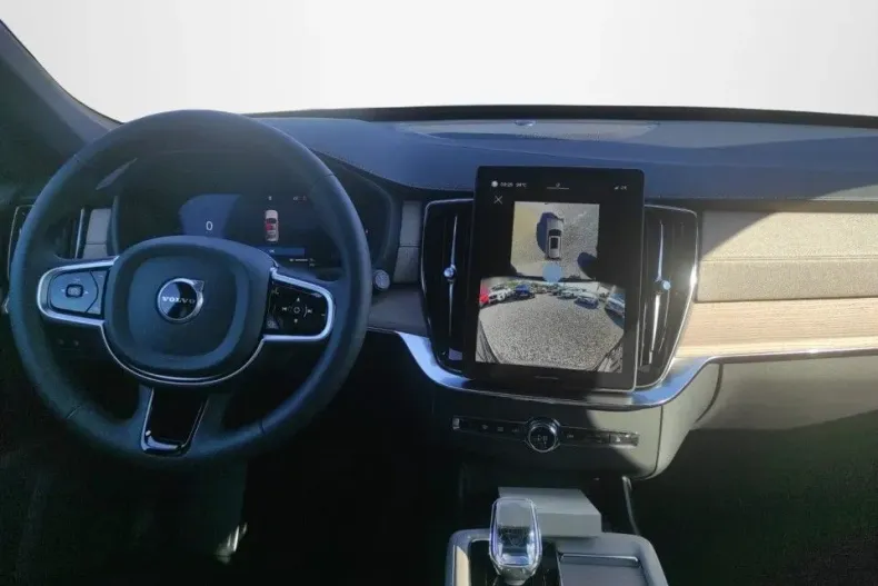 Volvo XC90 din 2025 cu 7 km - oferta VOL138944 - foto 9