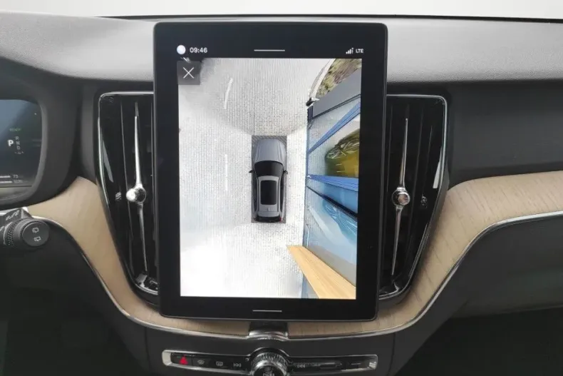 Volvo XC60 din 2025 cu 4.000 km - oferta VOL138945 - foto 14