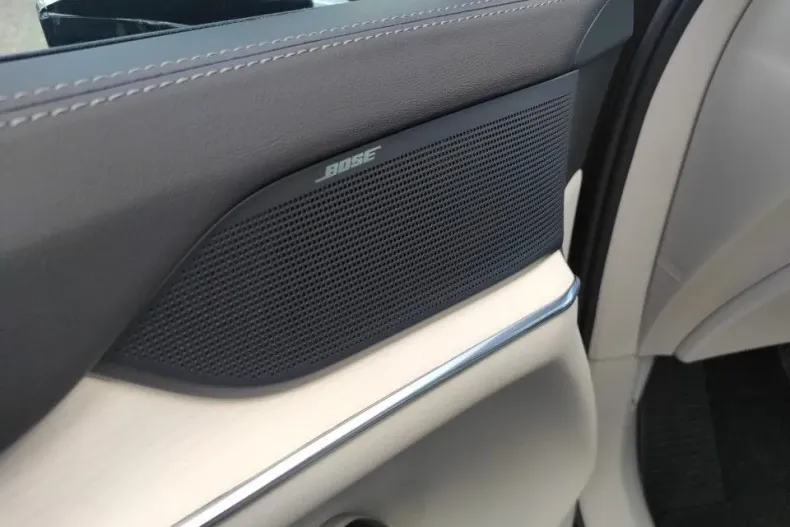 Volvo EX90 din 2024 cu 5.500 km - oferta VOL138948 - foto 17