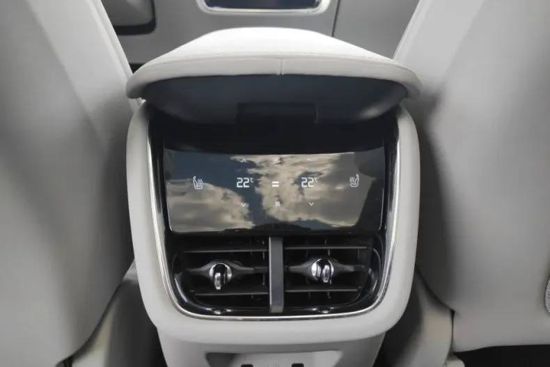 Volvo EX90 din 2024 cu 5.500 km - oferta VOL138948 - foto 21