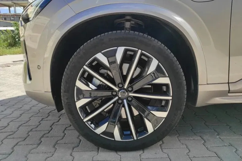 Volvo XC90 din 2024 cu 14.000 km - oferta VOL138949 - foto 19