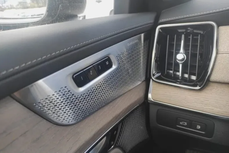 Volvo XC90 din 2024 cu 14.000 km - oferta VOL138949 - foto 23