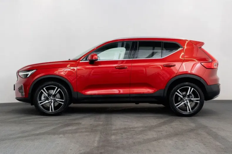 Volvo XC40 din 2023 cu 9.000 km - oferta VOL138950 - foto 2