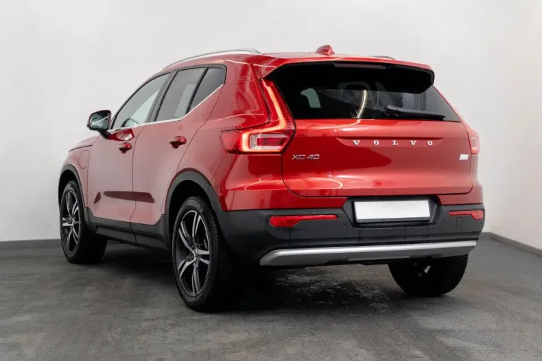 Volvo XC40 din 2023 cu 9.000 km - oferta VOL138950 - foto 3