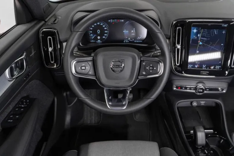 Volvo XC40 din 2023 cu 9.000 km - oferta VOL138950 - foto 14