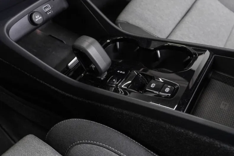 Volvo XC40 din 2023 cu 9.000 km - oferta VOL138950 - foto 18