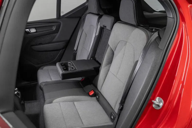 Volvo XC40 din 2023 cu 9.000 km - oferta VOL138950 - foto 23