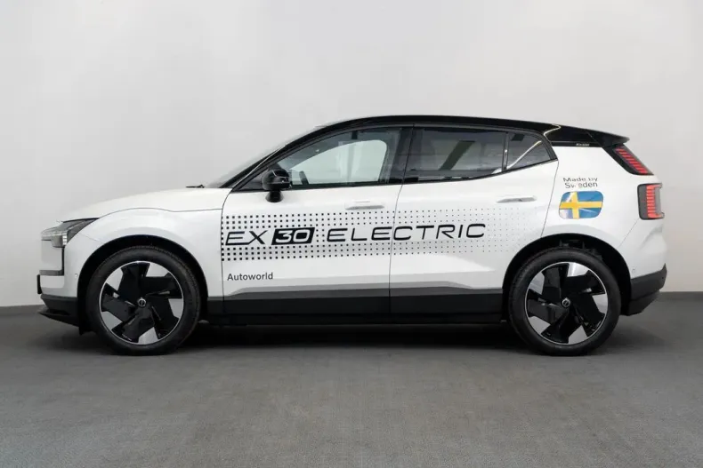 Volvo EX30 din 2024 cu 5.000 km - oferta VOL138951 - foto 2