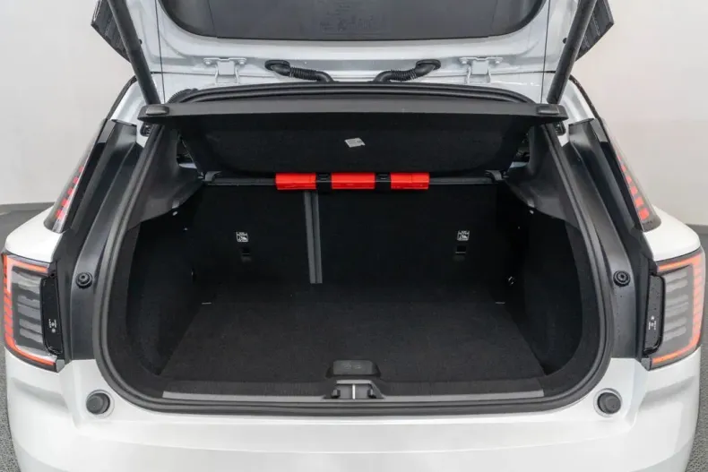 Volvo EX30 din 2024 cu 5.000 km - oferta VOL138951 - foto 6