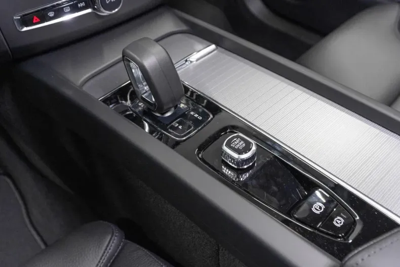 Volvo XC60 din 2024 cu 50 km - oferta VOL138952 - foto 22